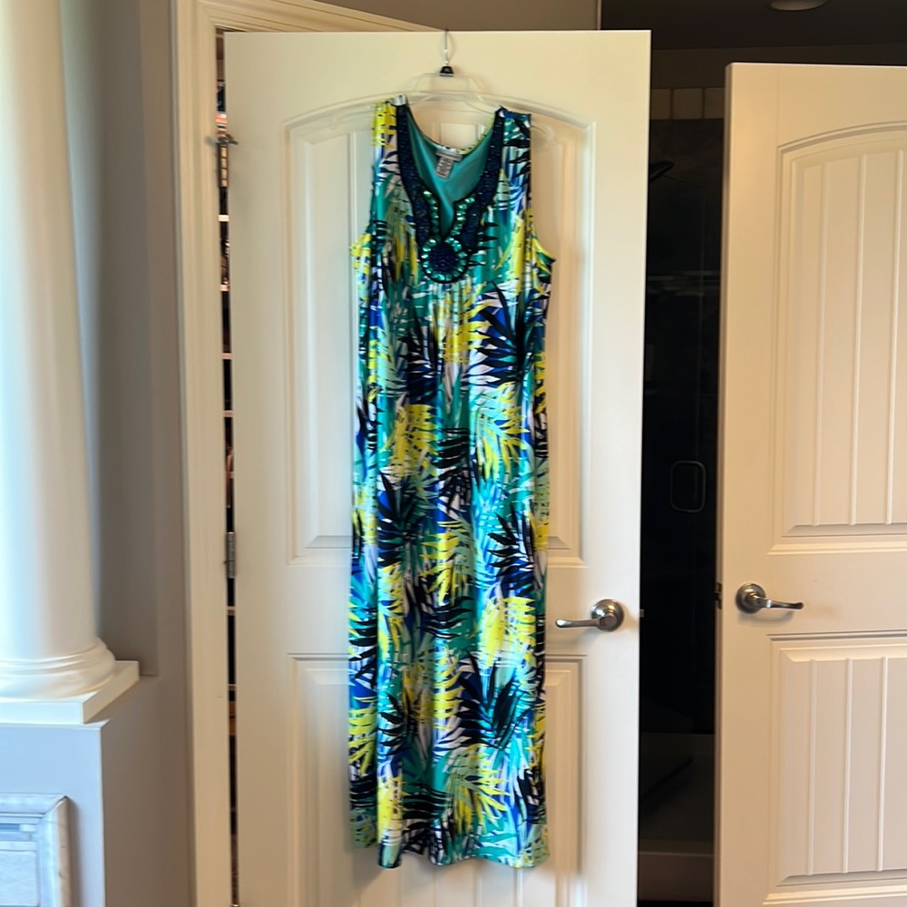 Catherine’s maxi sleeveless dress.